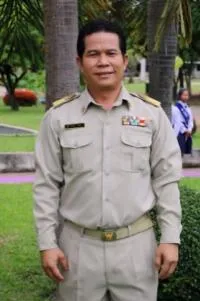 นายประวัติ ดู่ป้อง