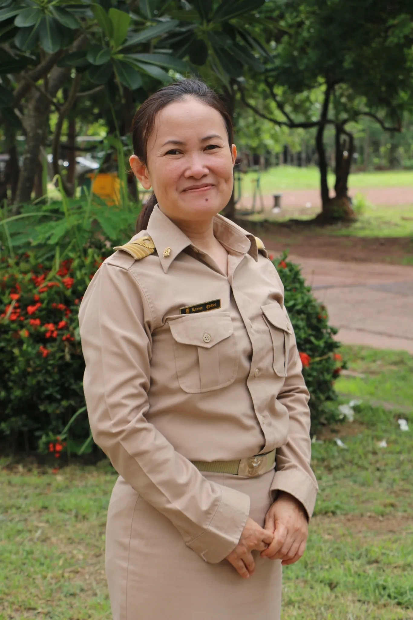 นางนิภาพร สุขสมร