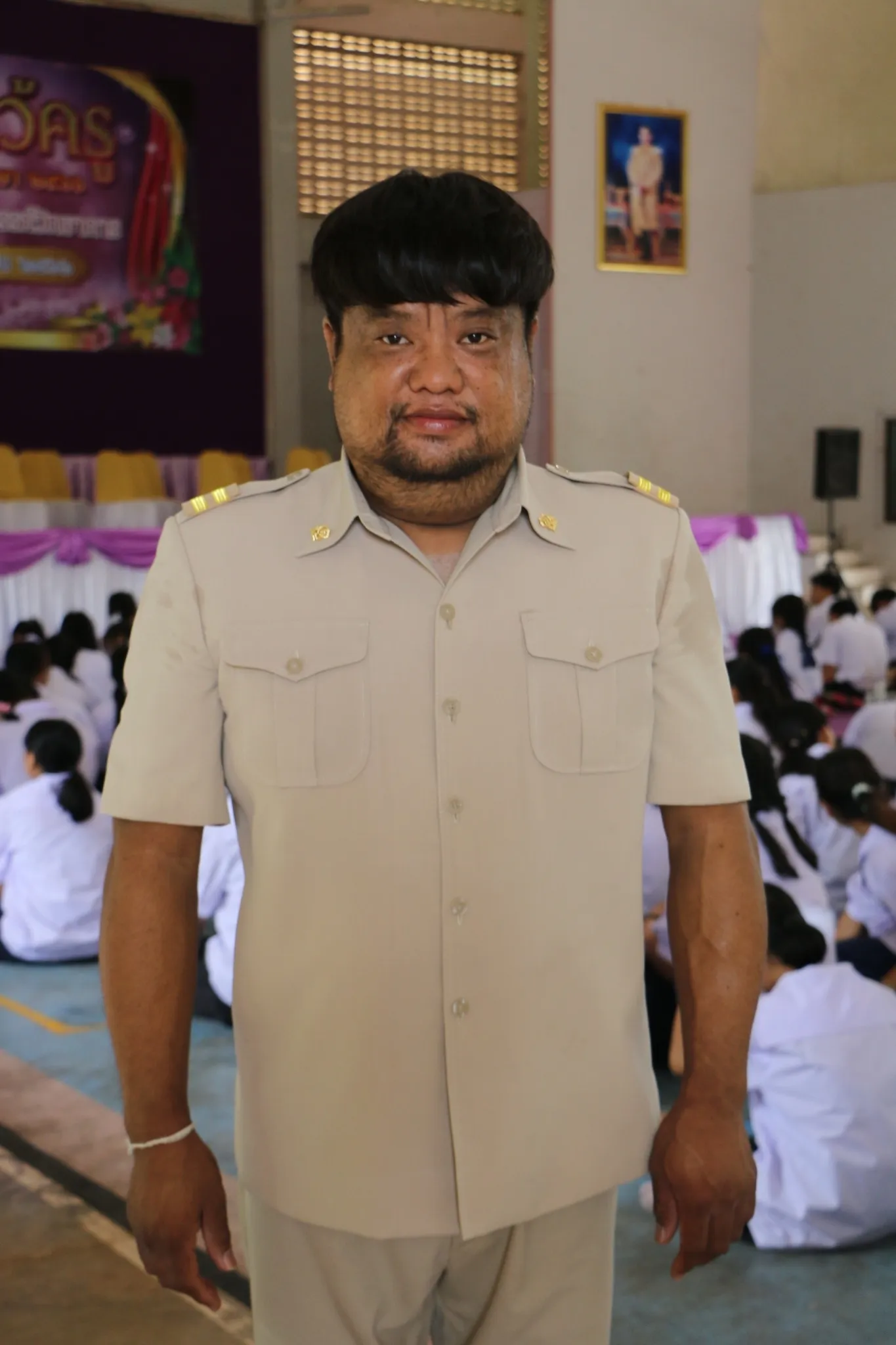 นายปราโมทย์ แน่กลาง